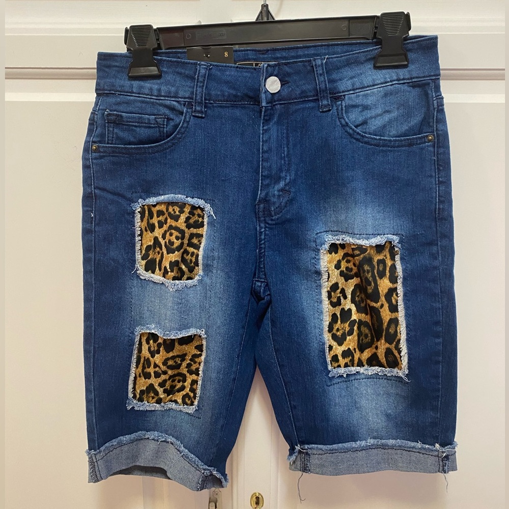 L&B Animal Print Leopard Patch Denim Jean Cuffed Bermuda Short NWT Women Size 8